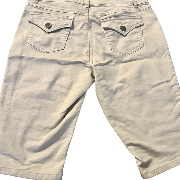 Long khaki shorts - Picture 2 of 7